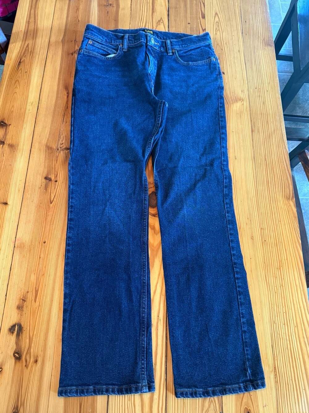 Lee Jeans Size 34x32 Dark Wash Blue Denim Straight Leg